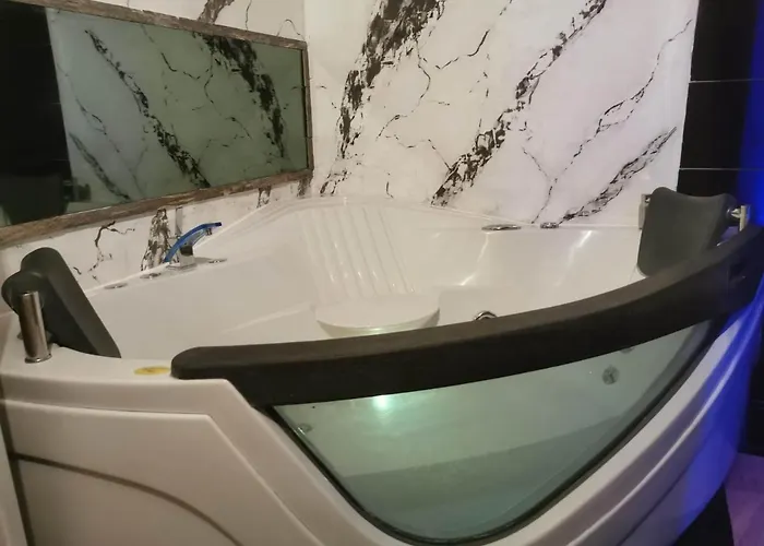 Bahami Jacuzi * 诺威萨